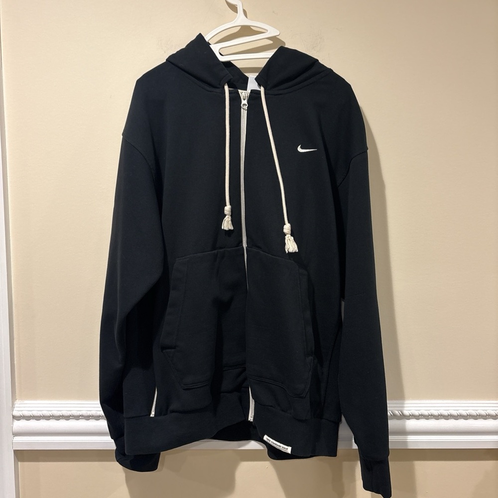 Nike Black Standard Issue Basketball Zip-Up Hoodie